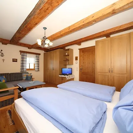 Ferienalm Grojerhof 아파트